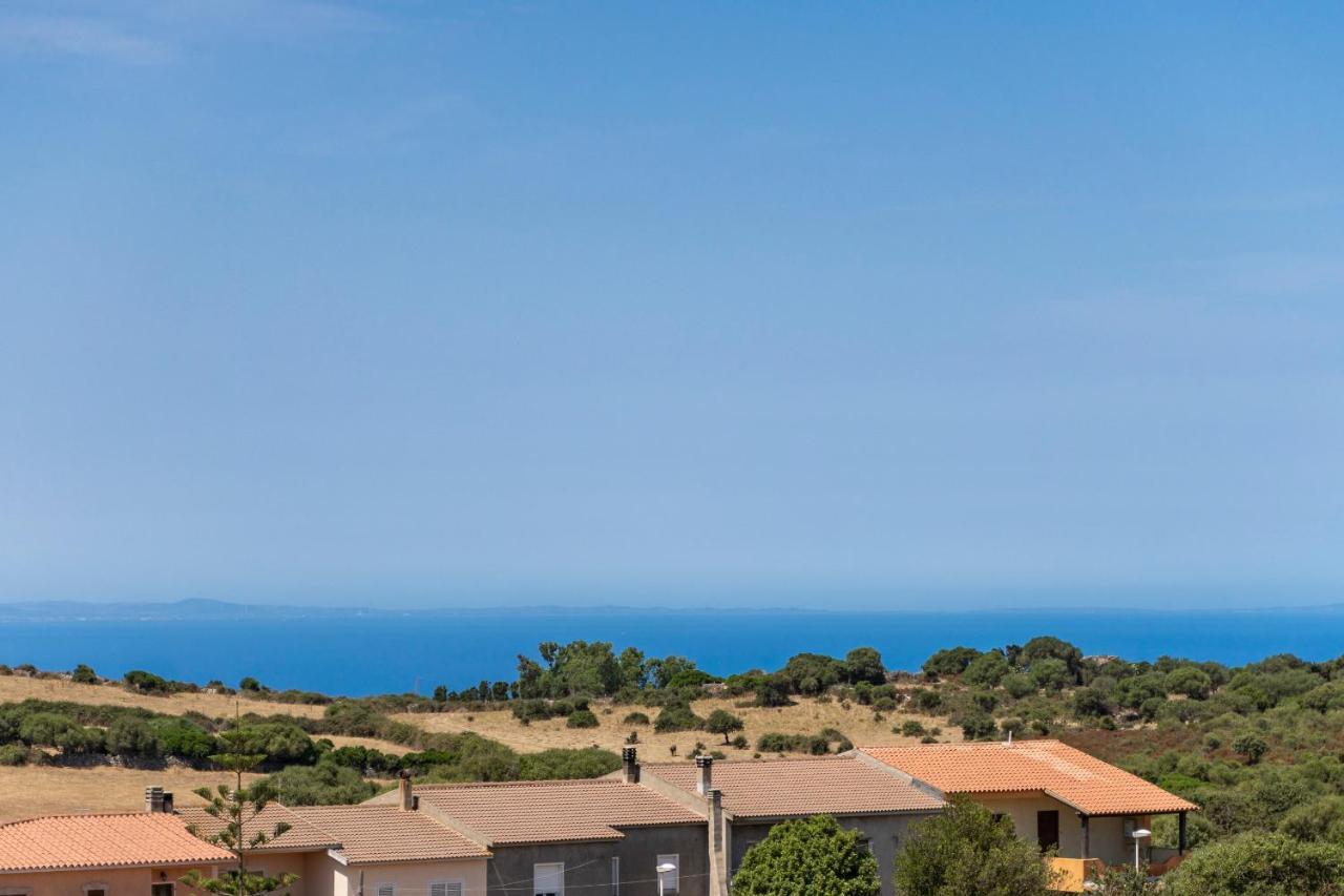 Sardegna Appartamenti, Via Sedini Trinità d'Agultu Eksteriør billede